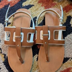 Tommy Hilfiger Tan and White Sandals for Effortless Style